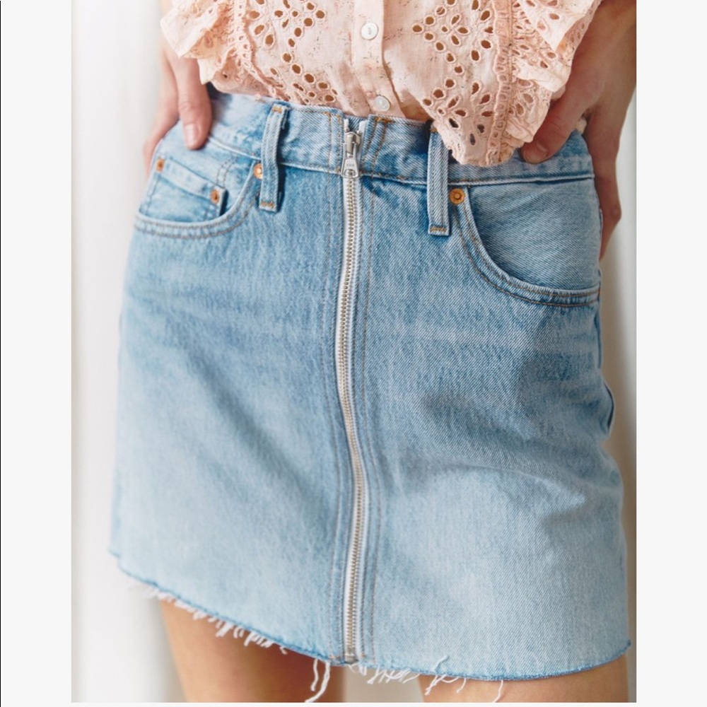 ๐Denim Leviโs skirt decon zip through - Picture 6 of 10